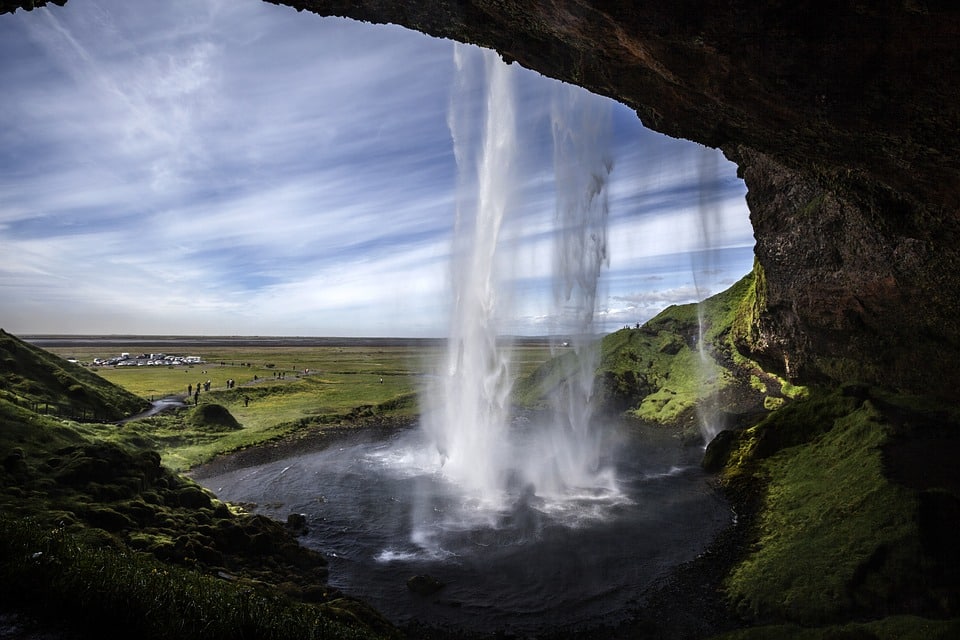 ruta por la ring road seljalandfoss