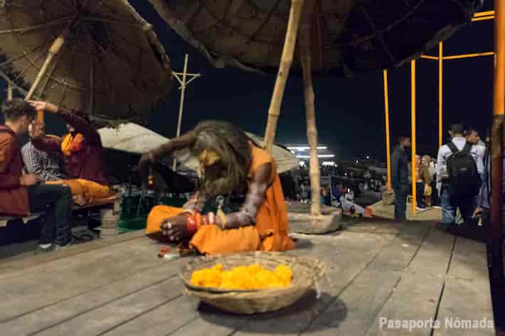 shadu en el ritual ganga aarti en benares