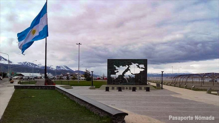 plaza islas malvinas en ushuaia