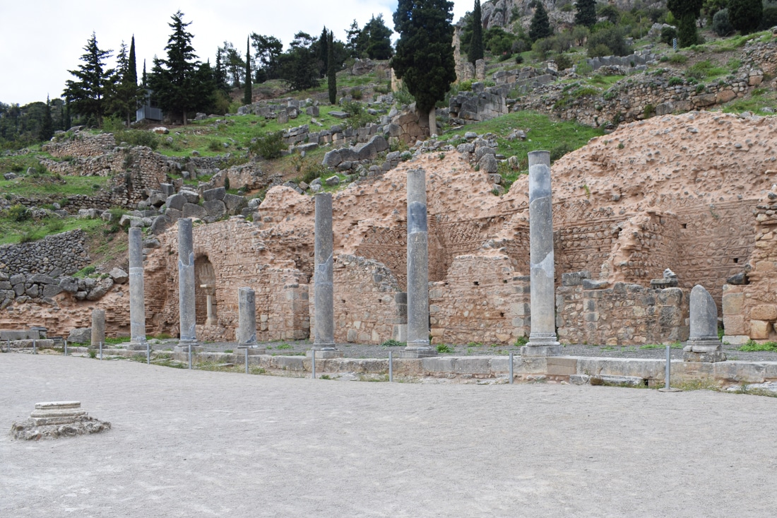 agora romana de delfos