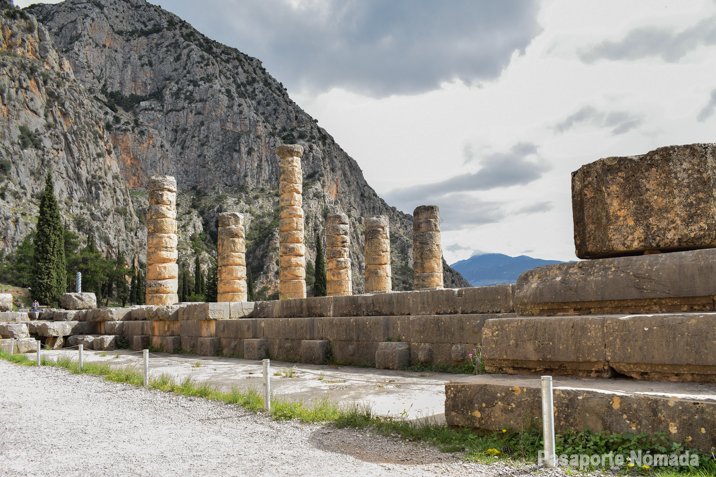 oraculo de delfos y templo de apolo