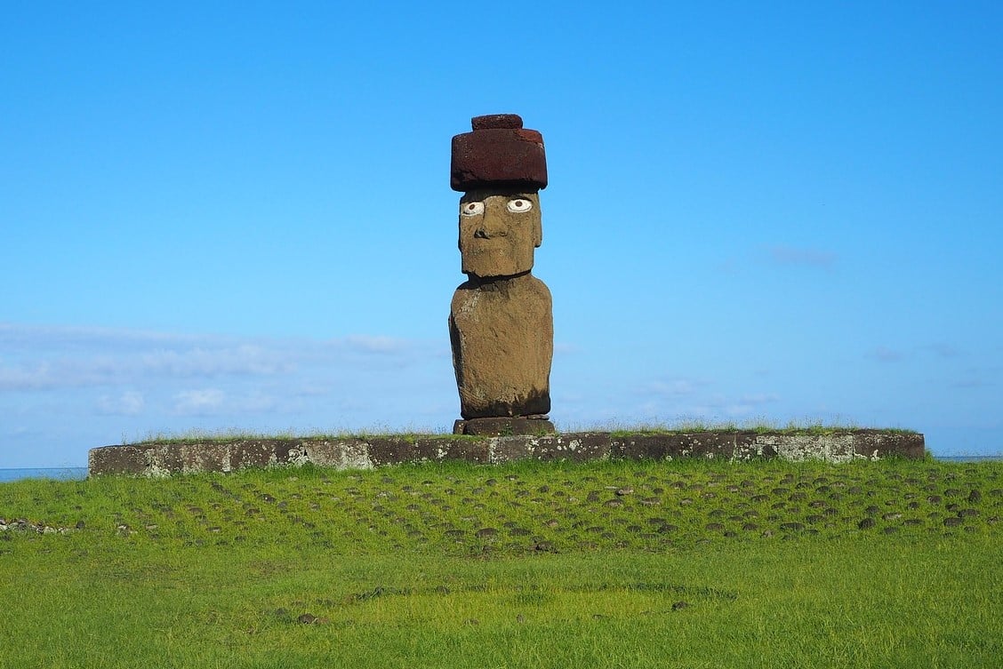 moai con ojos de coral