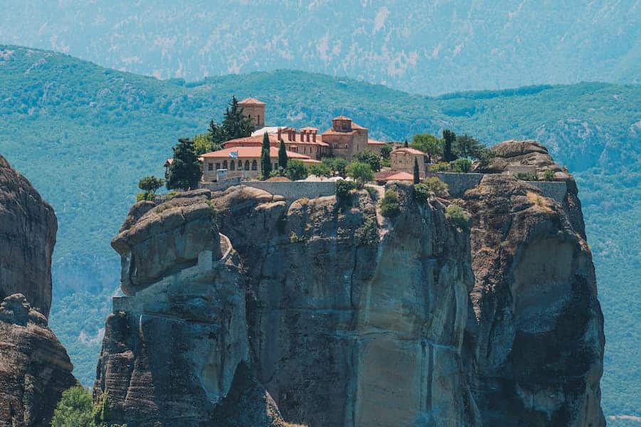 monasterio de la trinidad meteora ruta por grecia en 10 dias