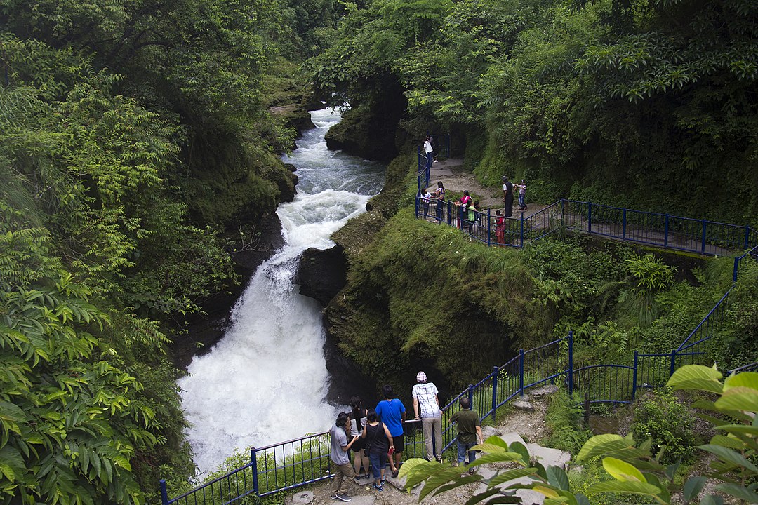 cascadas de devi pokhara