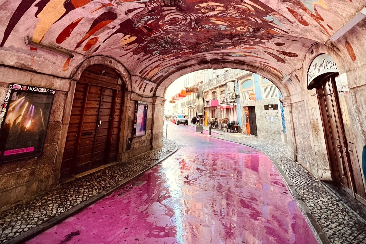 pink street lisboa