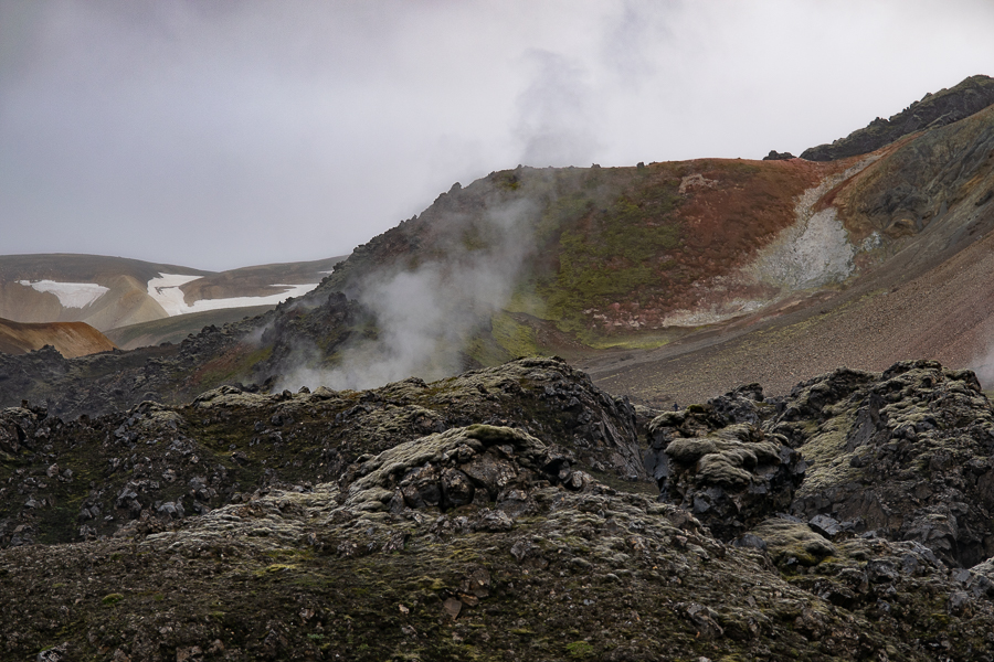 Fumarolas en la subida a Brennisteinsalda en Landmannalaugar