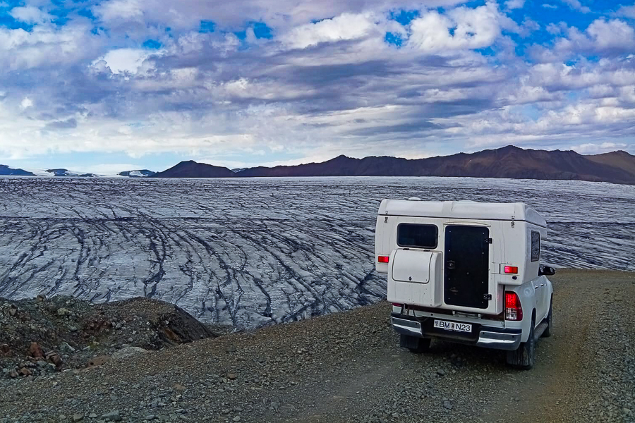 Carretera F985 y el glaciar Skálafellsjökull