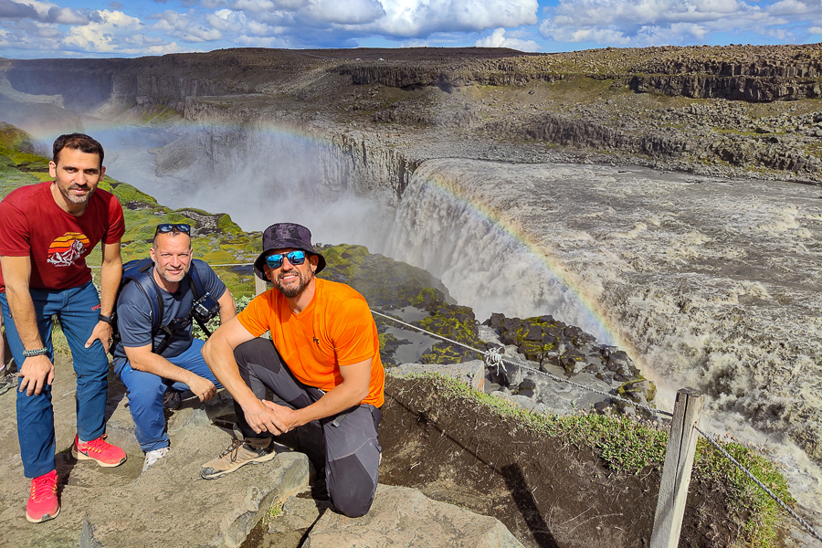 Dettifoss bajo el arco iris, una de las cascadas más impresionantes de nuestra ruta por Islandia en 4x4