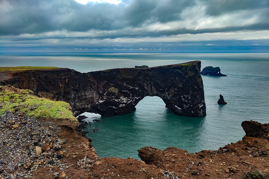 Arco rocoso de Dyrhólaey en la Costa Sur de Islandia