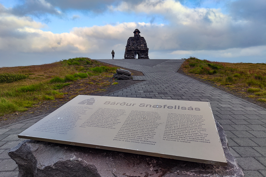Escultura de Bárdur en la península de Snæfellsnes
