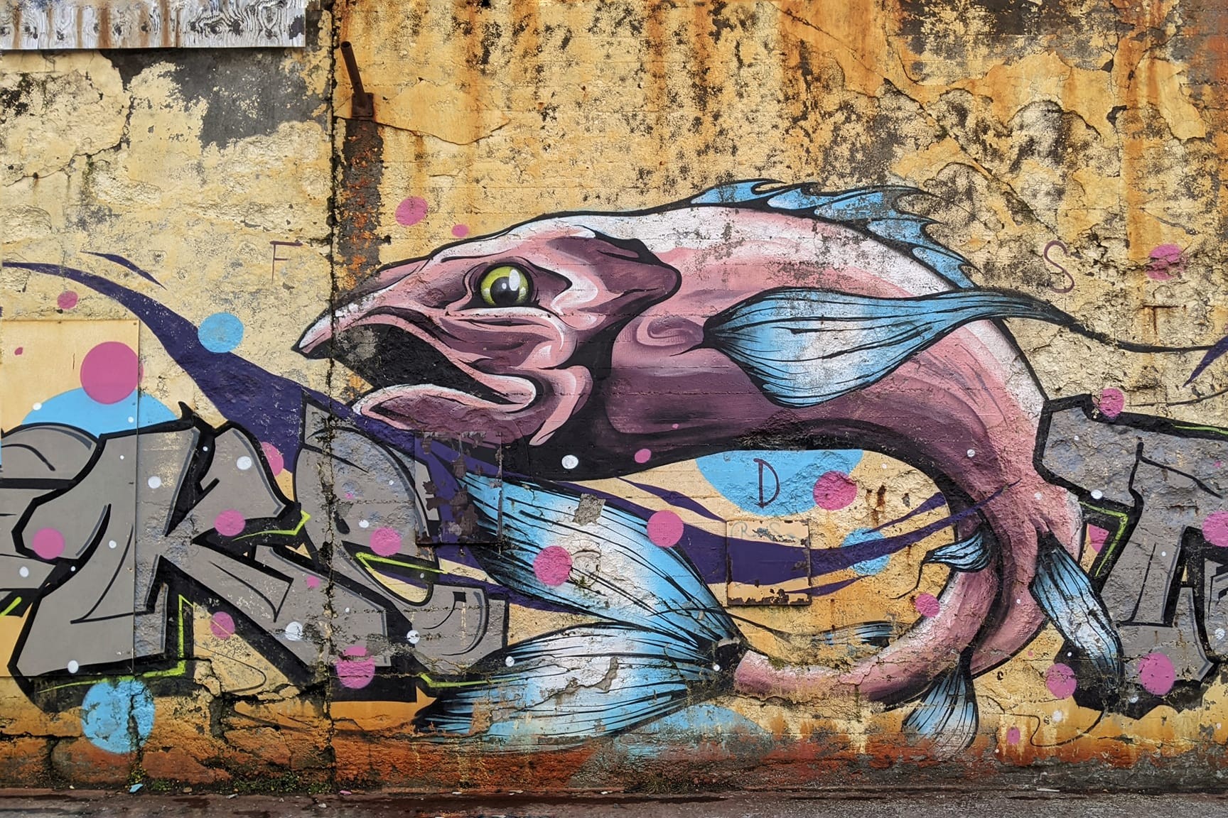 Mural arte callejero en Hellissandur