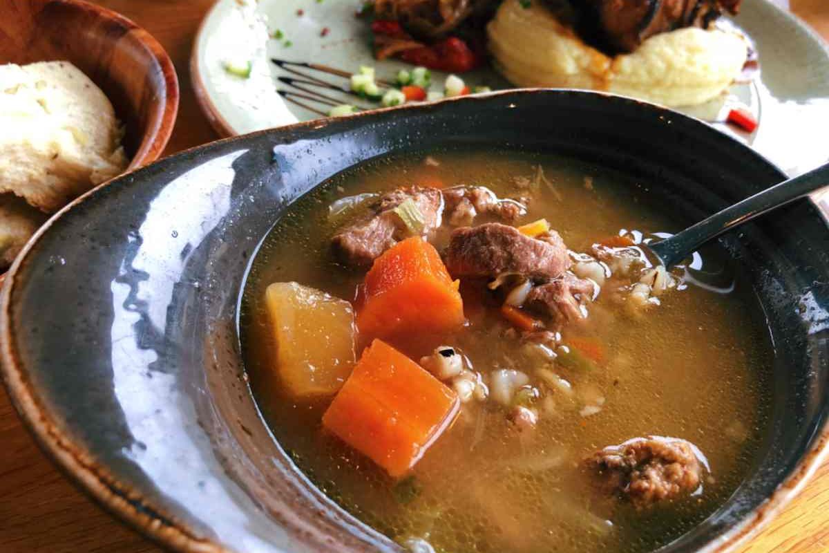 Sopa de vegetales típica islandesa