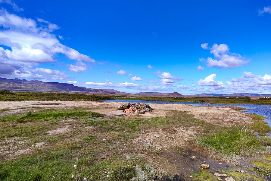 Poza en forma de ojo en Landbrotalaug