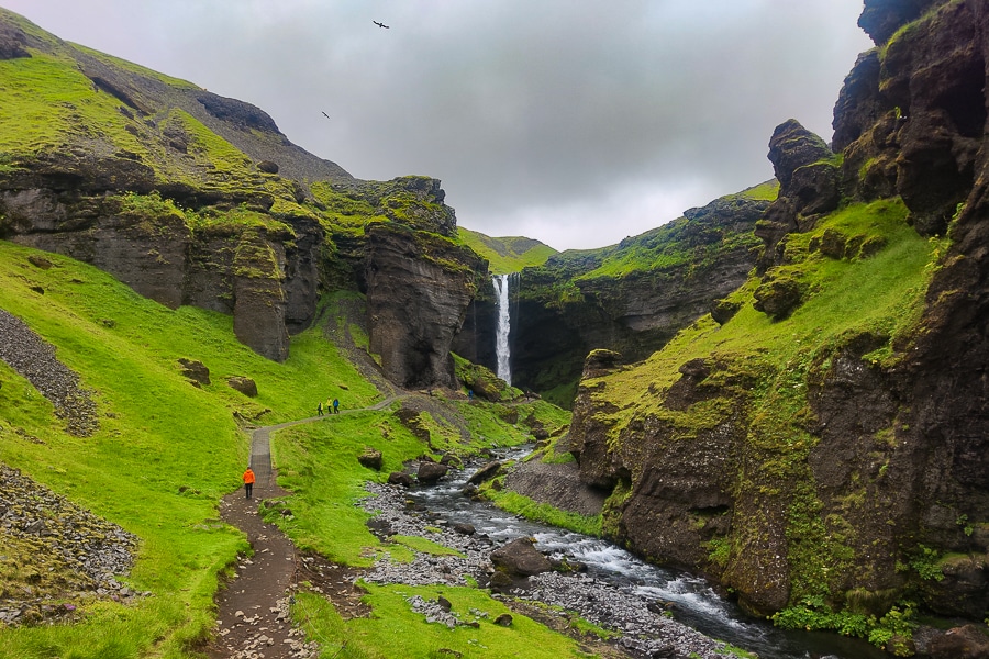 Sendero de Kvernufoss