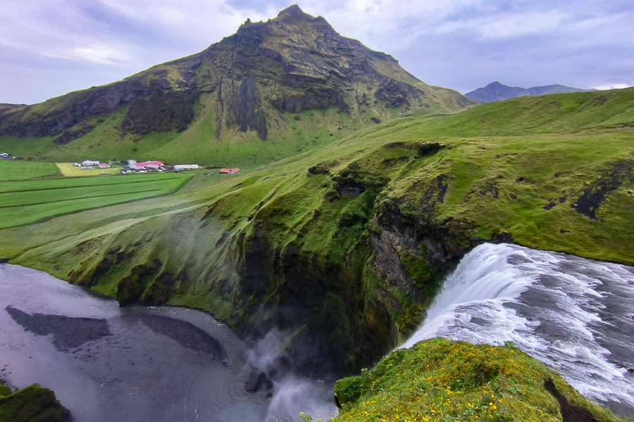 Vista de Skógafoss desde el mirador