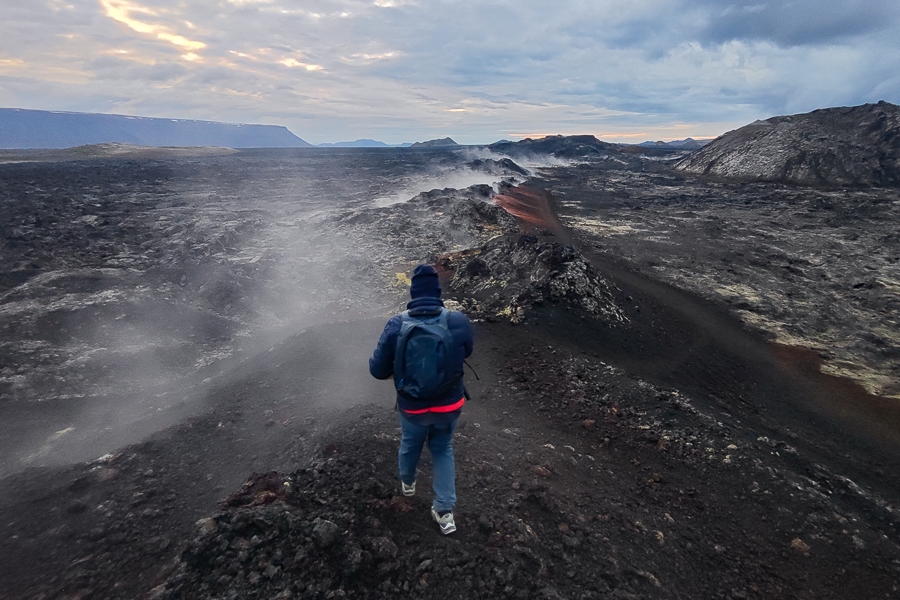 Ruta por las coladas de lava de la caldera de Krafla