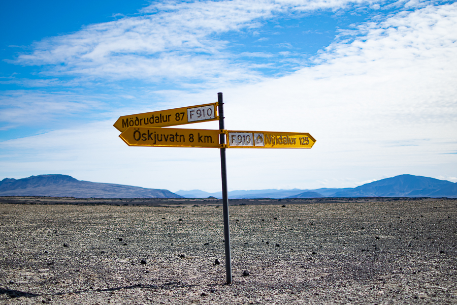 Cruce de carreteras cerca de Dreki en Askja