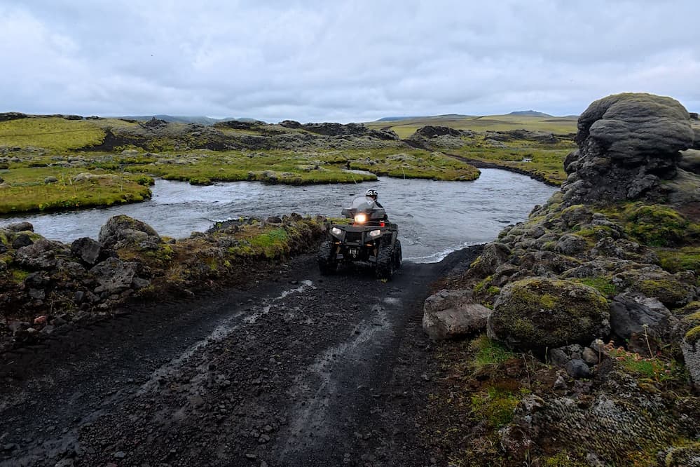Vado del río Varmá en la F207