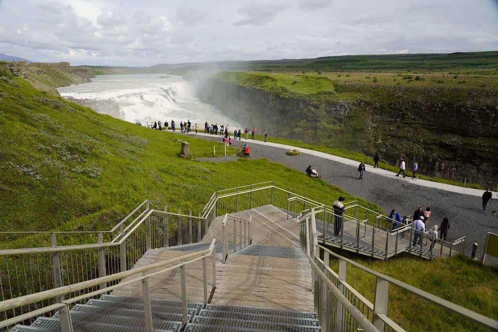 Escaleras de acceso al mirador inferior de Gullfoss