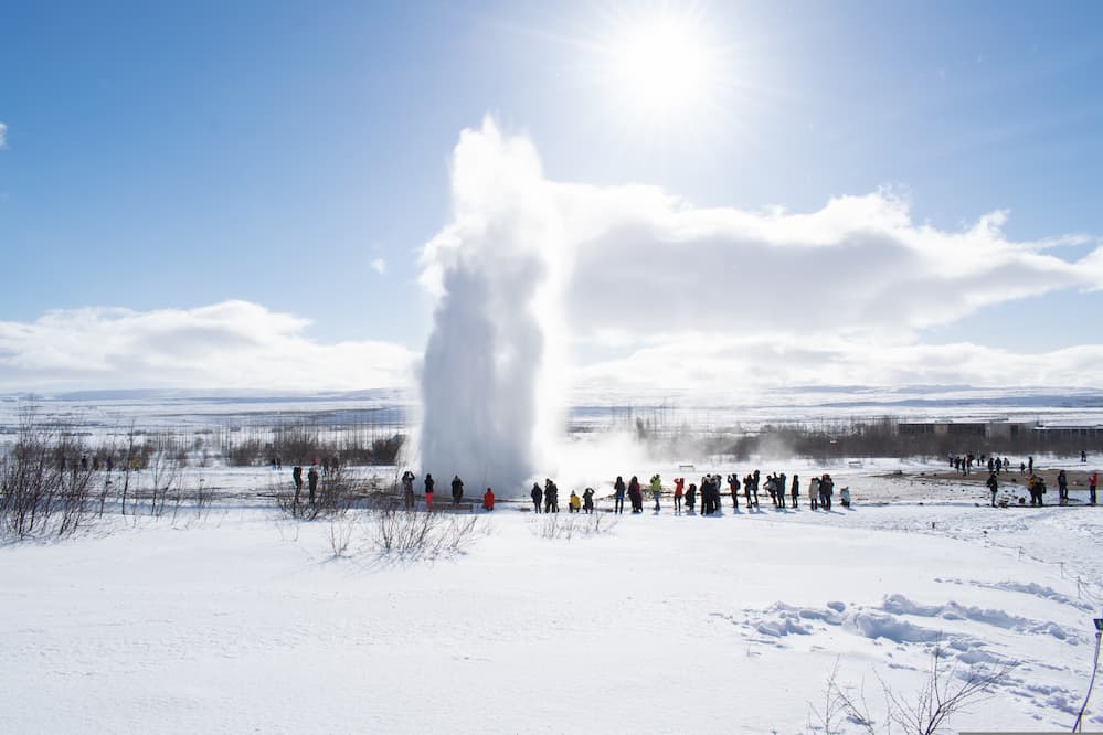 Geysir en invierno nevado