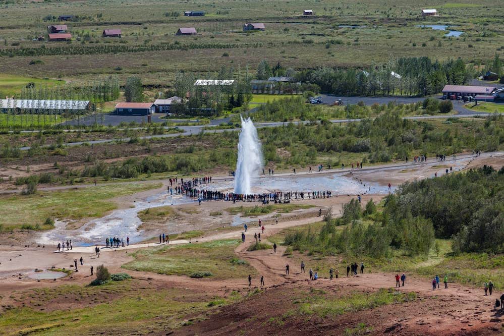 Vista panorámica de Strokkur y Haukadalur desde Laugarfjall